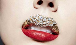 Как правильно красить губы — раскрываем секреты макияжа