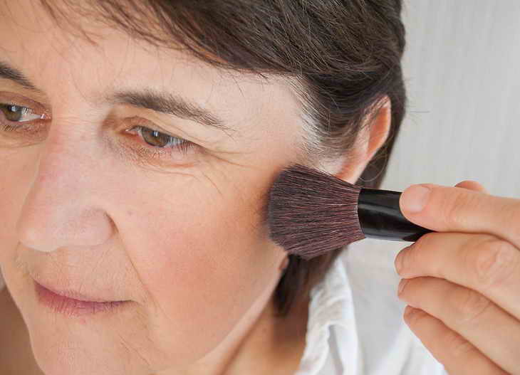 Уроки макияжа для женщины в возрасте thumbnail